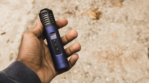 Arizer Air 2 vaporizer in hand before use